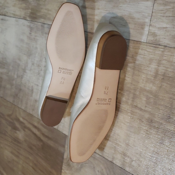 Rangoni silver never worn flats - Picture 3 of 3